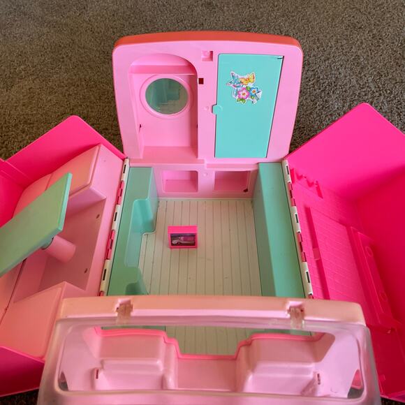 Vintage 1996 Barbie Mattel Large 59x45x30cm Pink Magical Motorhome Vehicle - Picture 9 of 16